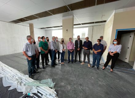 Thumbnail for the post titled: Autoridades visitam obras de melhorias e ampliação no Hospital Municipal